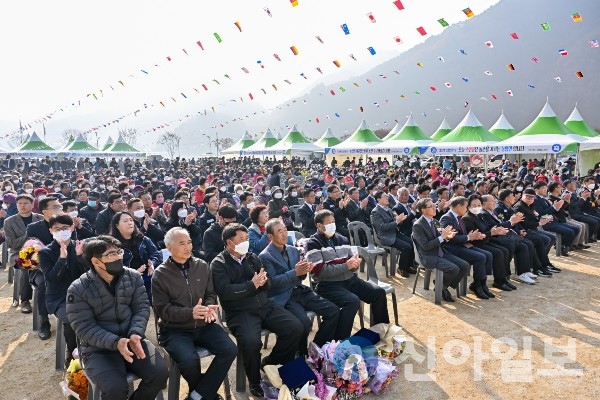 강원 정선군은 10일 정선공설운동장에서 농업·농촌 발전 및 농업인들의 소통과 화합을 위해 '제28회 정선군 농업인의 날' 행사를 개최했다. (사진=정선군)