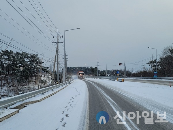 태안군 제설작업 모습.(사진=태안군)