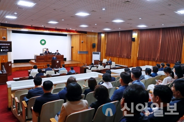 강원 태백시의회가 17일 제1차 본회의를 진행하고 있다. (사진=태백시의회)