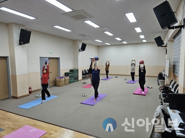 강원 양양군, 주민자치센터 교육 교실_요가 (사진=양양군)