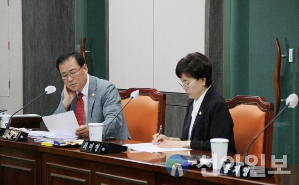 강원 태백시의회, 9일 의회 위원회실에서 의원간담회 개최. (사진=태백시의회)