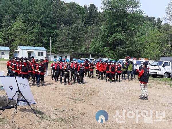 홍천군 자율방재단(단장 정연규) 및 방재단원들은 평소 홍천군 재난 재해를 예방하기 위해서 매월 정기 활동을 하고 있다.