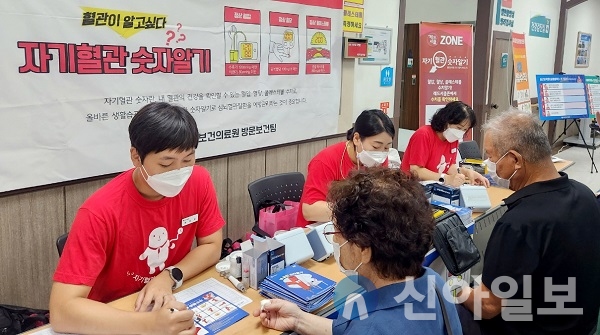 지난 7일 태안군보건의료원 1층 로비에서 진행된 캠페인 모습.(사진=태안군)