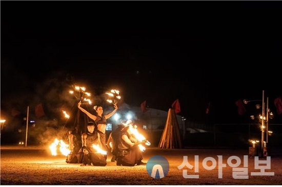 (사)춘천마임축제(이사장:최양희)가 2024년, 36회를 맞이하는 춘천마임축제에 함께 할 아티스트 공모를 시작하며 축제 준비에 시동을 건다.