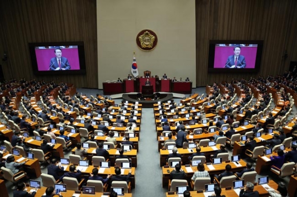 윤석열 대통령이 31일 국회 본회의에서 2024년도 예산안 및 기금운용계획안에 대해 시정연설을 하고 있다. (사진=연합뉴스)