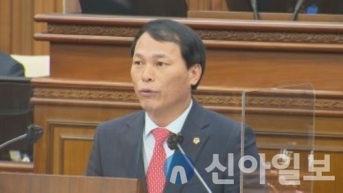 강원특별자치도의회 안전건설위원회(위원장 박기영) 24년 예산안 심사과정에서 97년부터 27년간 물가상승율 조차 미반영된 채 3,000원으로 동결되었던 소방공무원 출동간식비가 드디어 4,000원으로 인상되었다고 밝혔다.