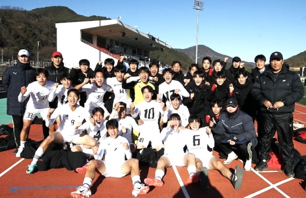 상주 경북자연과학고축구단 경북학생체육대회 우승 (단체 사진)