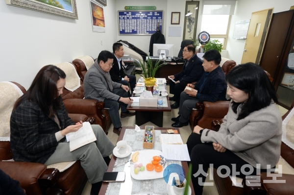 오산시의회는 지난 11일 오산상공회의소, 대한노인회 오산시지회, 오산시 소상공인연합회와 신년 간담회를 갖고 건의 사항을 듣는 등 민생 챙기기 행보를 이어 나갔다.(사진=오산시의회)