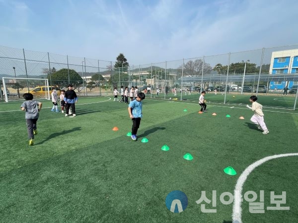 홍천군청소년수련관 관장 박형준은 홍천 관내 유아 및 청소년 스포츠 꿈나무 육성 및 신체활동 향상을 위해 2024년 평생교육스포츠 프로그램 (유소년 축구단 및 청소년 농구교실) 참여자를 상시모집 한다고 밝혔다.