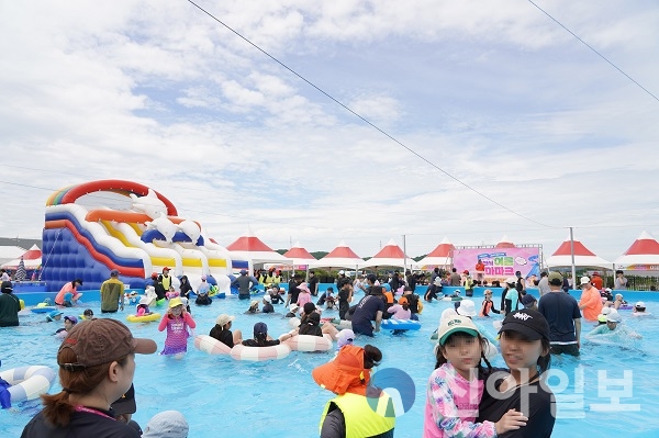 서산시는 지난 20일 성연면 왕정리에서 여름 테마파크 개장식을 개최하고 본격적인 운영을 시작했다.(사진=서산시)