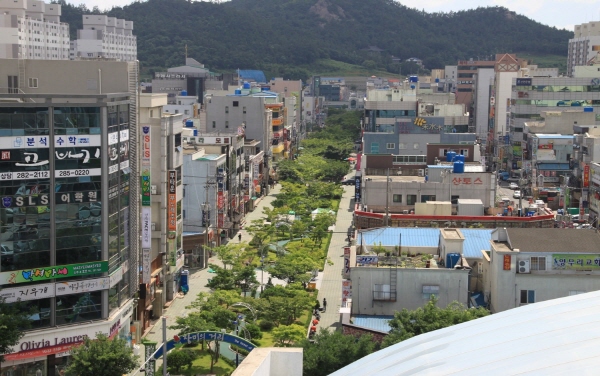 십자형 도시숲에 해당하는 장미의 거리 모습 (사진=목포시)