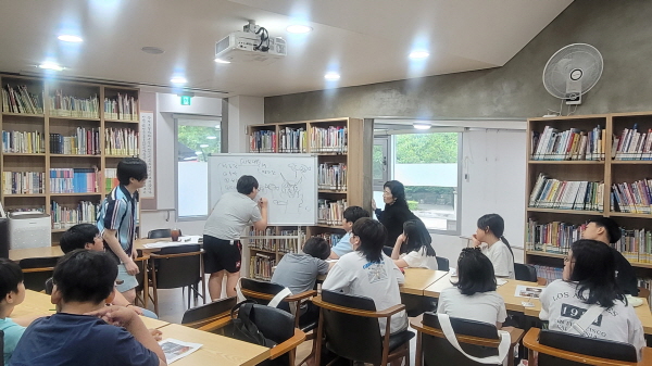 달빛예술학교 청소년들이 교육에 참여하고 있는 모습 (사진=노원구)