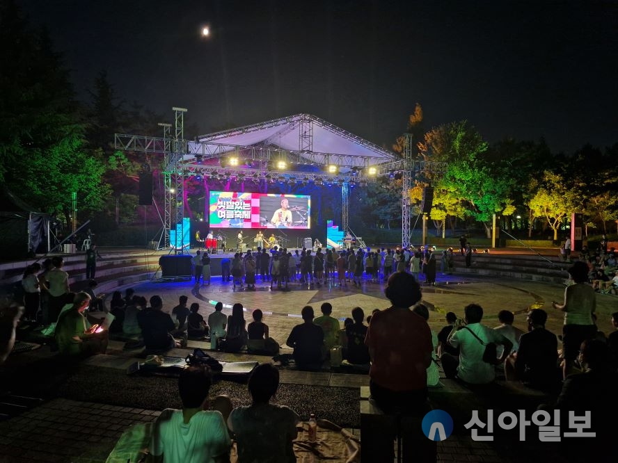 대전예술의전당이 ‘대전 0시 축제’와 연계하여 기획한 프로그램 ‘오페라의 숲’모습. 사진=대전예술의전당.