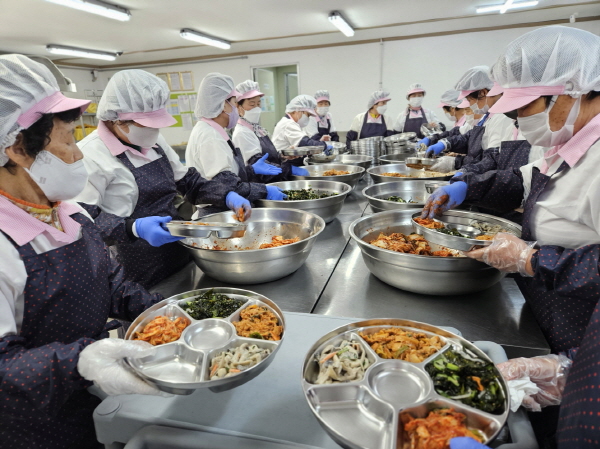 고흥군, 복지 사각지대 청소년 도시락 지원