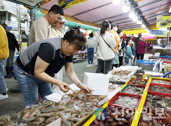 사진은 지난해 대하축제 모습.(사진=태안군)