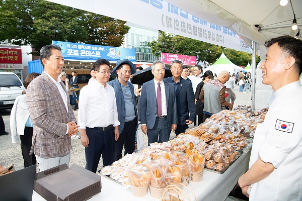 사진 왼쪽 첫 번째 김장호 구미시장, 두 번째 이철우 경북도지사 등(사진=구미시)