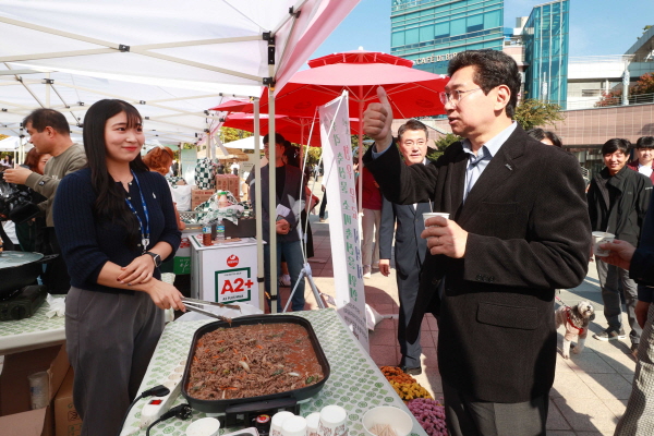 11월2일 동백호수공원에서 열린 제29회 농업인의 날 기념행사에 참석한 이상일 용인시장(사진=용인시)