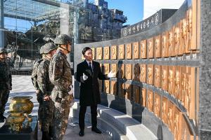 김명수 합참의장, 해군 2함대사 군사대비태세 현장점검